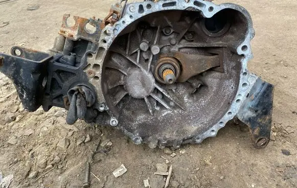 Toyota Corolla E120 E130 Manual 5 speed gearbox E350A E350A1