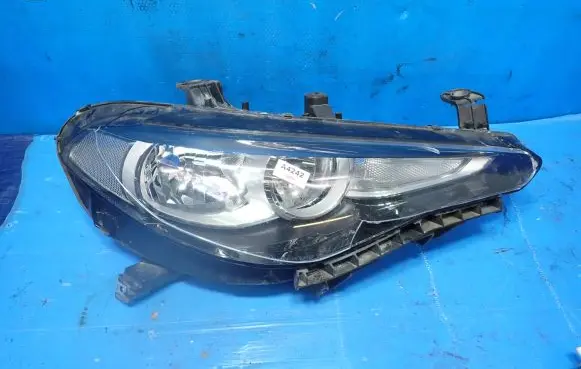 Alfa Romeo Giulia Headlight/headlamp 50547569