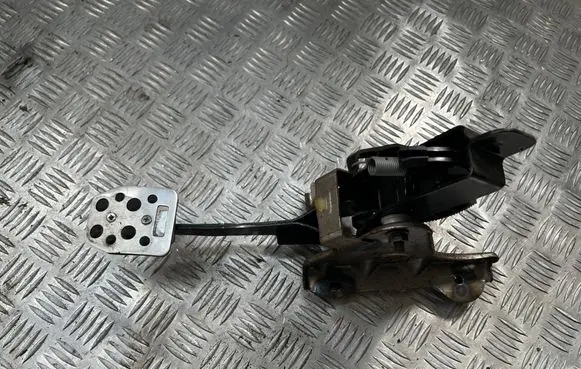 Dacia Sandero II Clutch pedal 465038264R