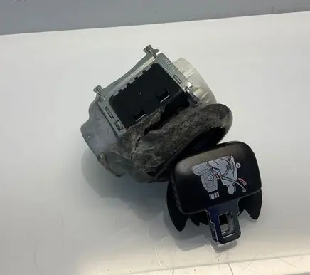 Audi Q7 4M Third row seat belt 4M0857812B 061677 4M0857738B