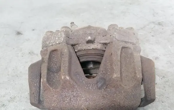 Mercedes-Benz E W212 Front brake caliper