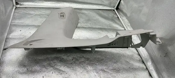 (D)pillar trim (top)