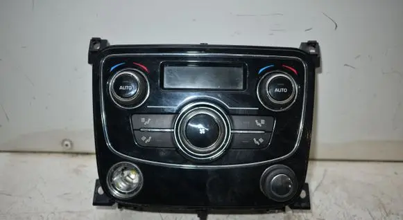 Jaguar XJL Climate control unit AW9318D687BE