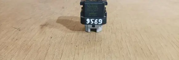 Toyota Avensis T250 Glow plug pre-heat relay 2861067010 1567000671 DENSO