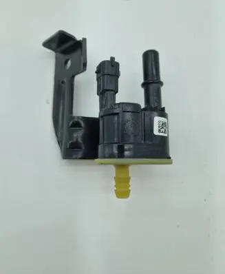 Jeep Grand Wagoneer Breather valve 04627694AB