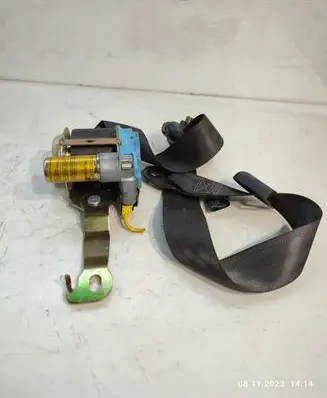 Hyundai Elantra Front seatbelt 040761