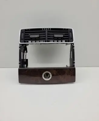 Audi A8 S8 D3 4E Rear air vent grill 4E0819203B