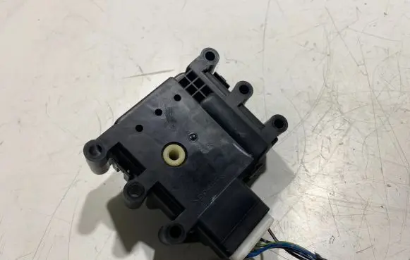 Mazda 3 I Air flap motor/actuator