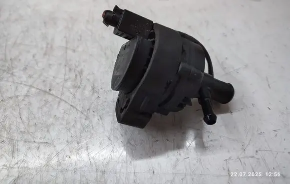 Mercedes-Benz CLS C218 X218 Electric auxiliary coolant/water pump 02775827