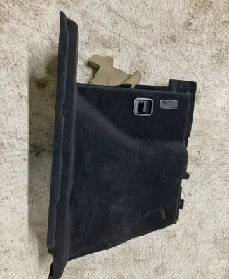 Trunk/boot lower side trim panel