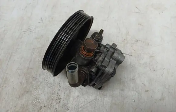 Mitsubishi Outlander Power steering pump