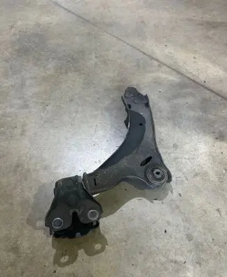Volvo XC60 Front lower control arm/wishbone 8G9N3A052A