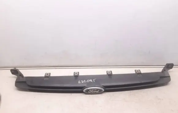 Ford Escort Front grill 95AB8200AE AR02588