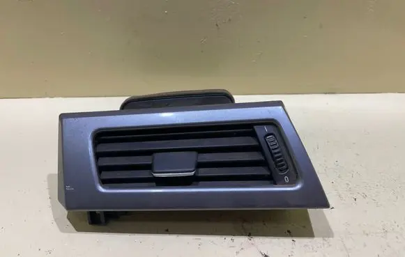 BMW 5 E60 E61 Dash center air vent grill 141218