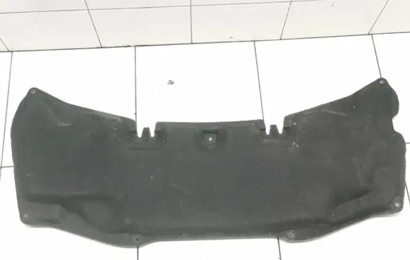 Engine bonnet/hood sound/heat insulation