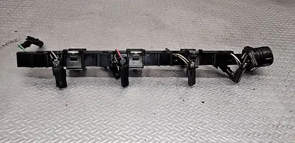 Chrysler Sebring (JS) Fuel injector wires 03G971826A