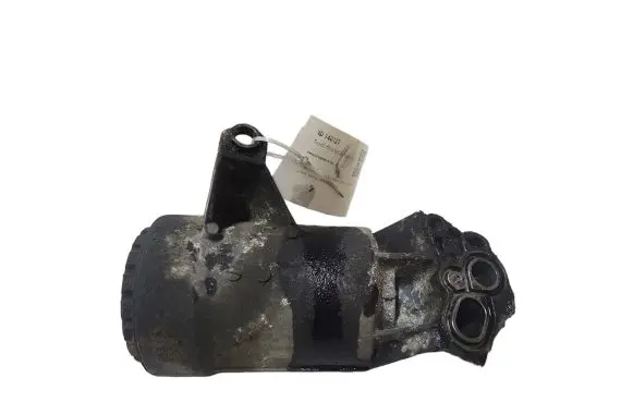 Oil filter mounting bracket