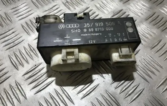 Volkswagen Golf III Coolant fan relay 357919506a 898719000