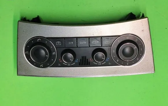 Mercedes-Benz C W203 Climate control unit A2038304085 F011500039 325389