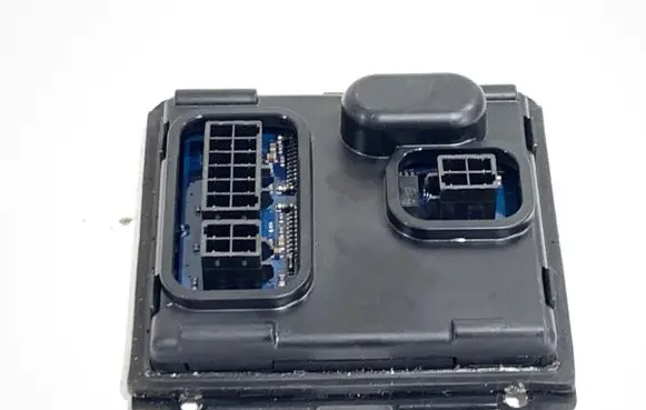 Volkswagen Phaeton Voltage converter/converter module 7L6941329A