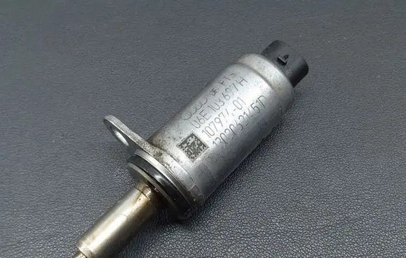 Audi A8 S8 D4 4H Camshaft vanos timing valve 06E103697H 10797401