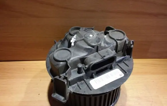 Dacia Logan I Heater fan/blower N103703Q