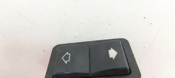 BMW 5 E39 Electric window control switch 8368974
