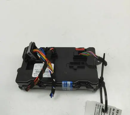 Porsche Taycan 9J1 Climate control unit 9J1907040L 5HB013679