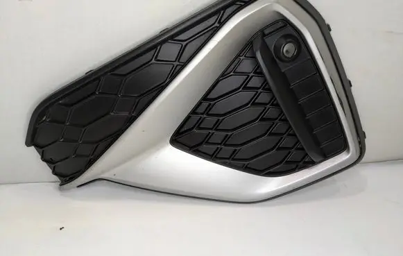 Audi SQ2 GA Front bumper lower grill 81A807682Q