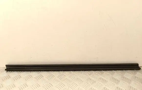 Peugeot 5008 II Rubber seal front door window/glass 9811573180
