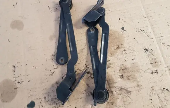 Volvo XC90 Tailgate/trunk/boot hinge