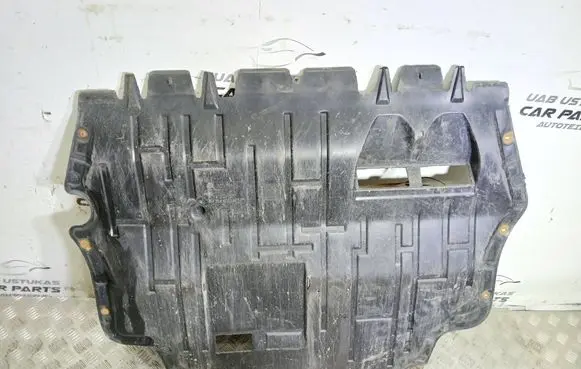 Volkswagen PASSAT B6 Engine splash shield/under tray 3C0825237