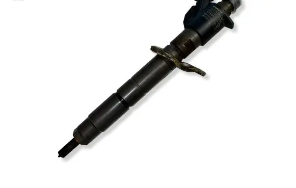 Volvo V40 Fuel injector 31303238