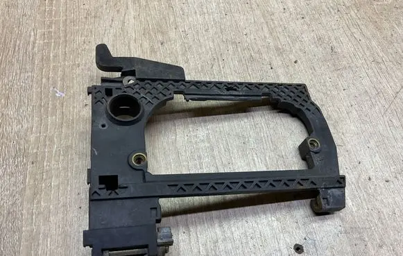 Front door exterior handle/bracket