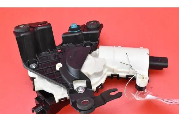 Tailgate/trunk/boot lock/catch/latch