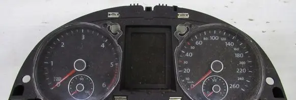 Volkswagen PASSAT B6 Speedometer (instrument cluster) 3C0920872G