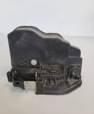BMW 1 E81 E87 Rear door lock 7202147