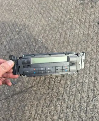 Volkswagen Transporter - Caravelle T5 Climate control unit 7H2907040C 7H2907040
