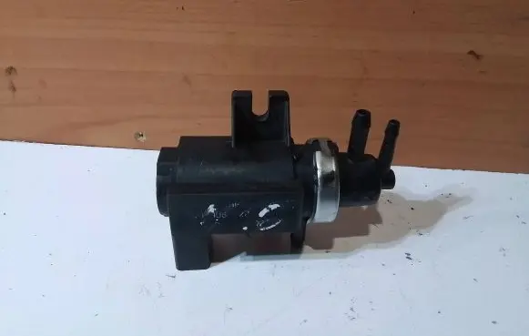 Volkswagen PASSAT B6 Turbo solenoid valve 1J0906627 72290320