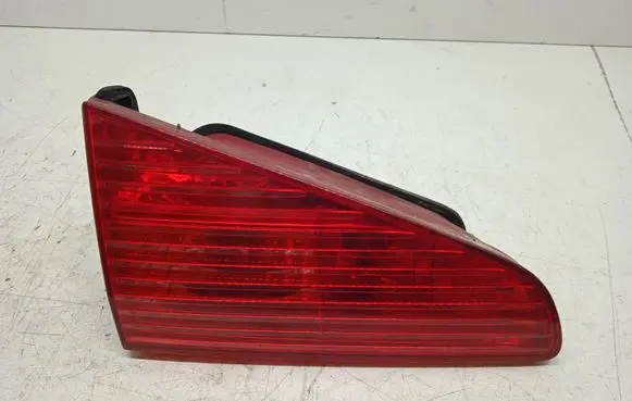Peugeot 607 Tailgate rear/tail lights