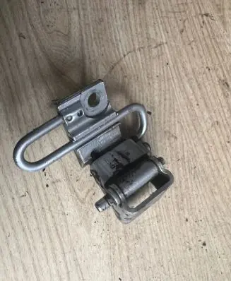 Skoda Superb B5 (3U) Rear door lower hinge 4B0833412D