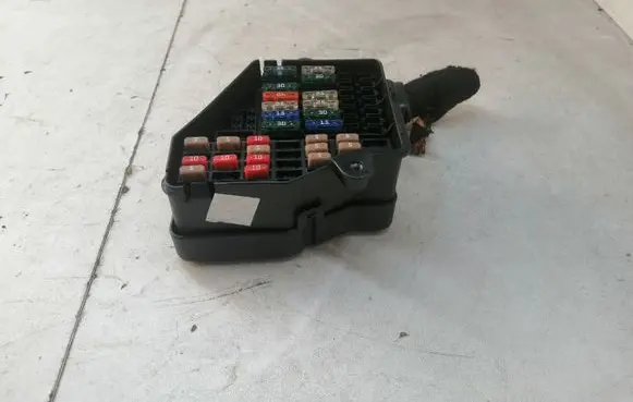 Audi A6 S6 C6 4F Fuse module 8D1941824 0718521429