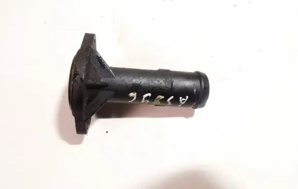 Volkswagen Golf IV Engine coolant pipe/hose 038121121