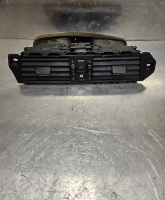BMW 5 E60 E61 Dash center air vent grill 9112206