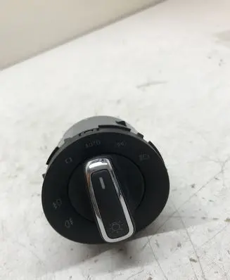 Skoda Superb B6 (3T) Light switch BK704054605