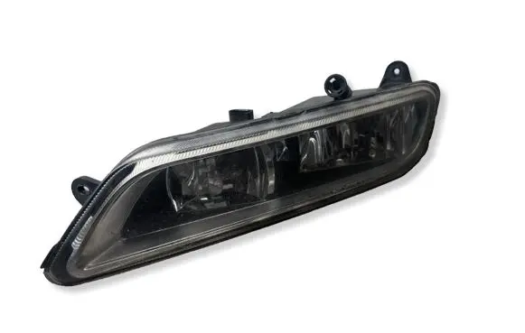 Volkswagen PASSAT B7 Front fog light 176623