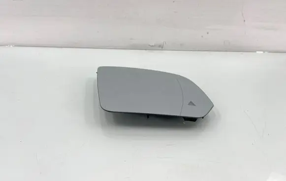 Mercedes-Benz V Class W447 Wing mirror glass A4478113800