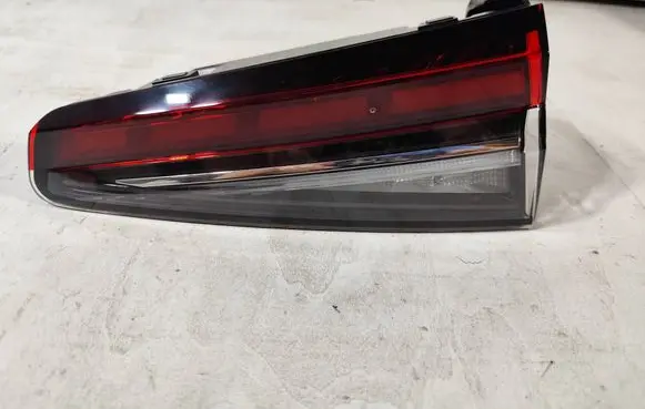 Skoda Superb B9 Tailgate rear/tail lights 3P0945308