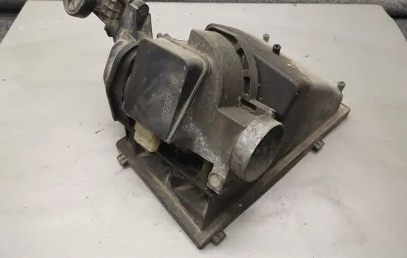 Audi A6 S6 C4 4A Mass air flow meter 0281002074 4A0133471 4A0129607J