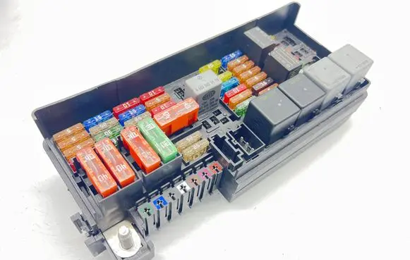 Mercedes-Benz R W251 Fuse module A1645403072